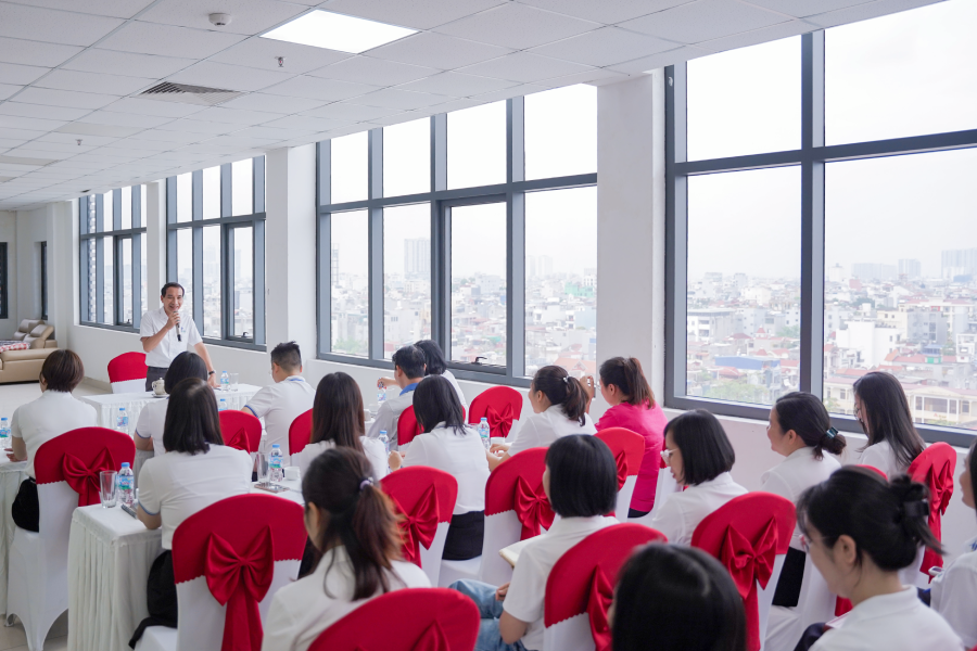 Tổng Giám đốc làm việc với Văn phòng trụ sở