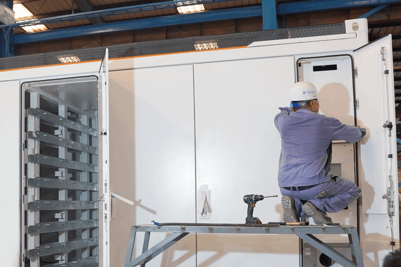 Lắp ráp phụ kiện và hệ thống tích hợp
